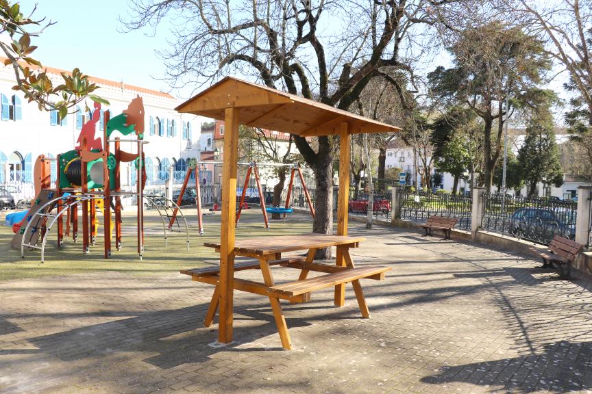 Belas | Obras de Requalificação no Parque Infantil